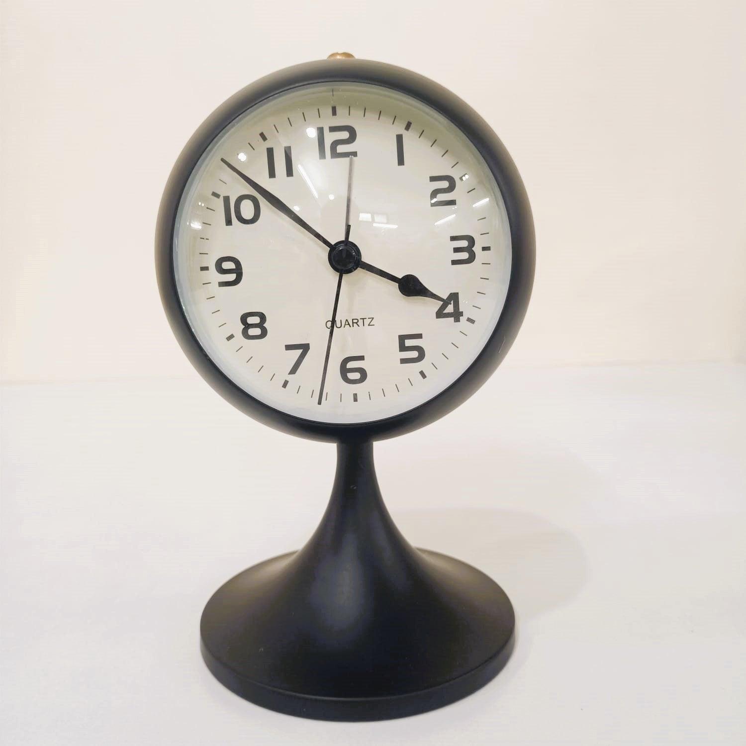 QUARTZ TABLE CLOCK STYLE 1